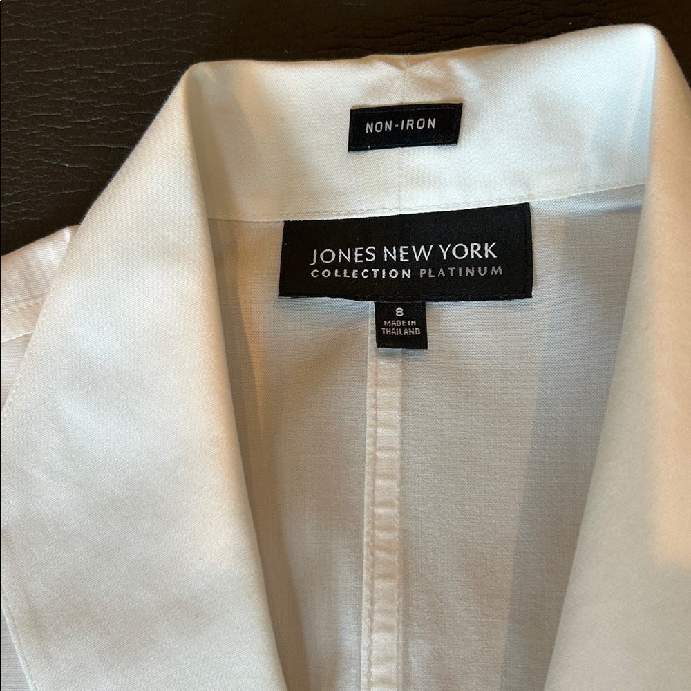 Jones New York sleeveless blouse - Picture 2 of 2